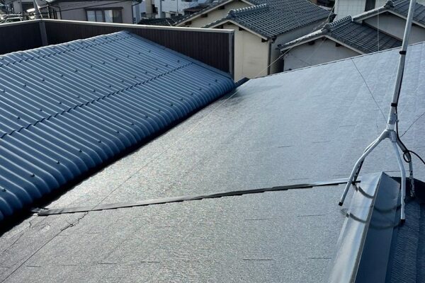 香川県高松市　M様邸　屋根塗装・棟板金交換工事　屋根塗装に欠かせない!縁切りとは1 (2)