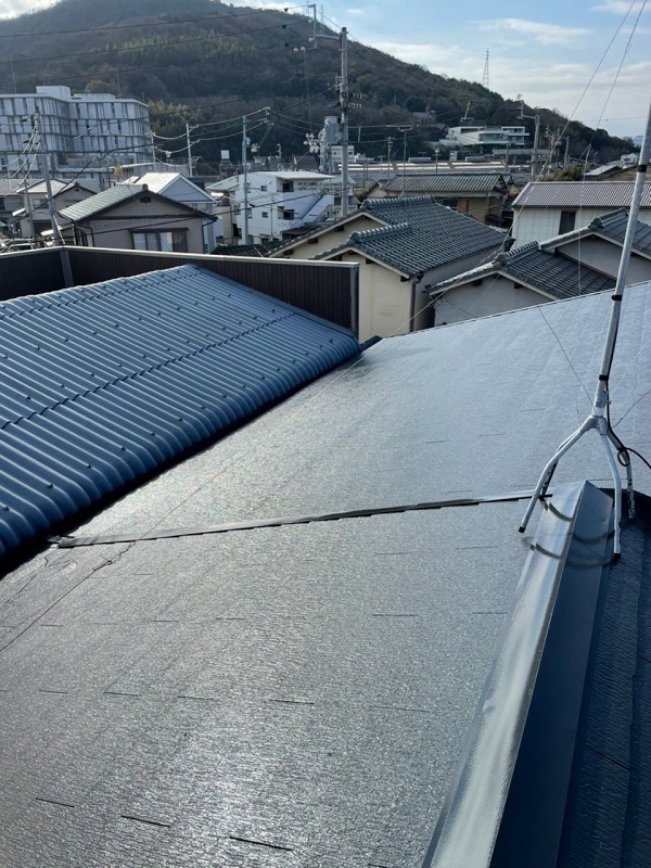 香川県高松市　M様邸　屋根塗装・棟板金交換工事　屋根塗装に欠かせない!縁切りとは1 (2)