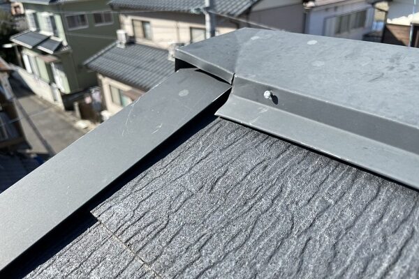 香川県高松市　M様邸　屋根塗装・棟板金交換工事　施工前の状態 (1)