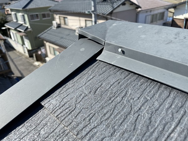 香川県高松市　M様邸　屋根塗装・棟板金交換工事　施工前の状態 (1)