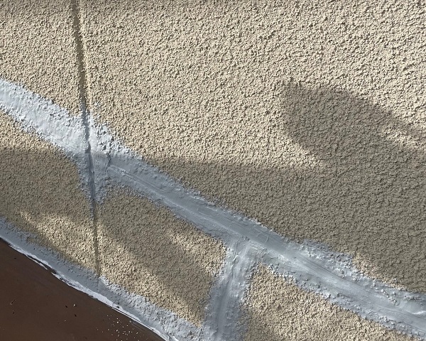 香川県高松市・T様邸　外壁塗装工事　ひび割れ補修を行いました！ (4)