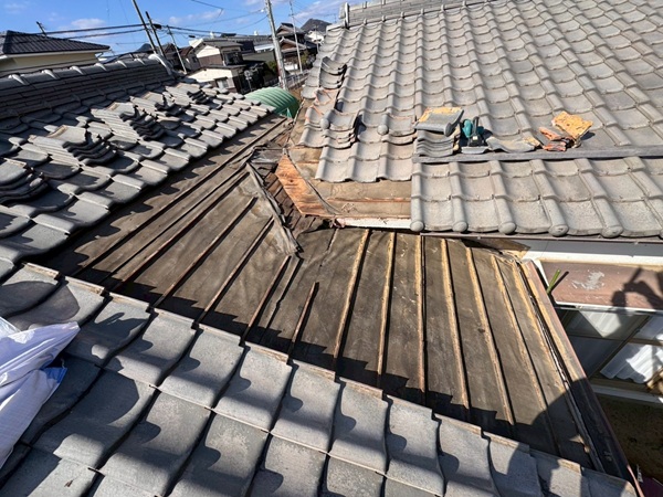 香川県高松市A様邸・雨漏り修繕工事(棟板金・ルーフィング交換工事) (2)