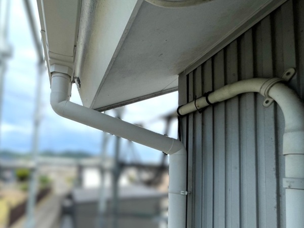 高松市S様邸｜雨樋交換工事・シーリング打ち替え工事～スピーディな対応でご満足いただけました! (1)